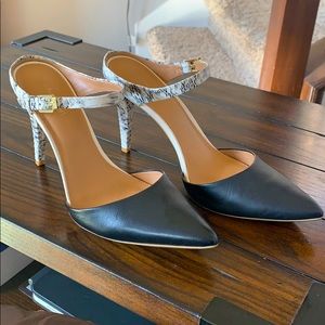 💙Calvin Klein Ginnie Pumps💙